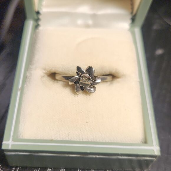 DISCOUNTED - Vintage Sterling Silver Ring Sz 6 - Picture 1 of 5